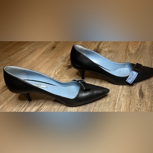 Prada Black Leather Logo Bow Kitten Heel Pumps Size 36 Blue Size 6 - Picture 5 of 9